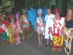 Prefeito Gil, 1 dama Adlia e Corte na abertura dos desfiles das escolas de samba