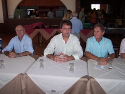 Gil (esq.), Ricardo e Aldrico