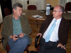 Gil (D) e Heinze conversam sobre o recurso do Ministrio da Integrao Nacional