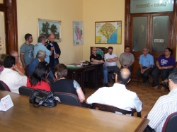 Anncio oficial do prefeito reuniu no gabinete secretrios, assessores, vereadores e imprensa