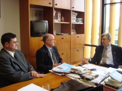 Gil e Hildebrando reunidos com o deputado Heinze