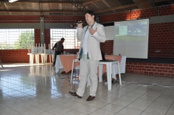 Denrio Marques fala aos professores da rede municipal