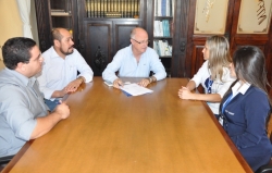 Da esq. para a dir.: Miguel, Celso, Gil, Ana Paula e Brbara durante a parceria firmada entre municpio e Sest Senat Uruguaiana