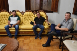 Ivan, Paulo e o prefeito Leonardo Betin
