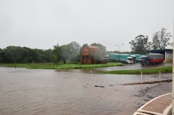 Nvel do rio Uruguai superou a cota de ateno, sobe lentamente em Itaqui, mas baixa manancial acima