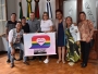 Prefeito recebe visita de liderana do movimento LGBTQIAPN+ do Estado