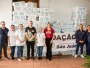 Farmcias So Joo doa 3 mil itens de higiene para pessoas afetadas pela enchente em Itaqui