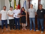 Coletivo Zngaro e Trs de Copas apresentam projeto vencedor do IAECEN ao prefeito